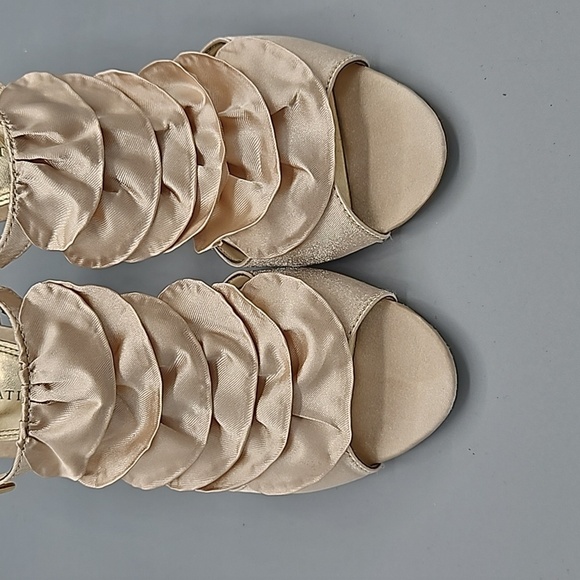 Kelly & Katie Champagne Heeled Dress Sandals Size: 9 - Picture 7 of 8